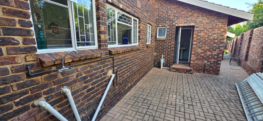 5 Bedroom Property for Sale in Wilkoppies North West